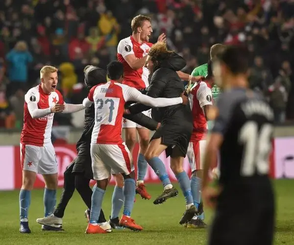 爱游戏官方网站波尔图今晚门线救险，志在欧联名次提升，目标明确，训练强度明显提升的简单介绍