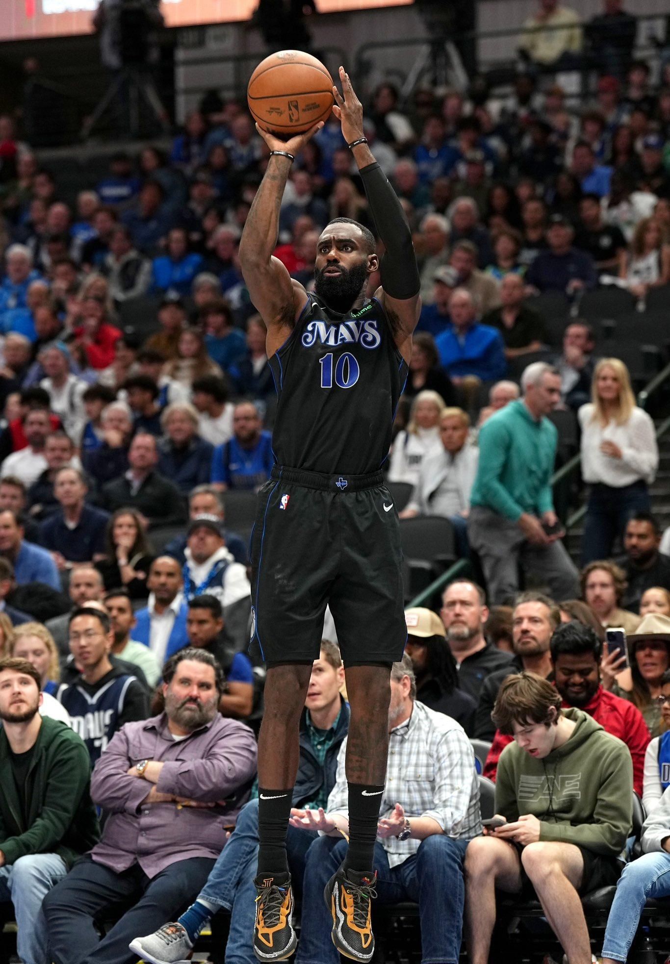 爱游戏体育app关于太狠了！转会期达拉斯独行侠调整名单以备德甲窗口期浙江队备战欧超杯，今夜里昂调整名单以备欧超杯的信息